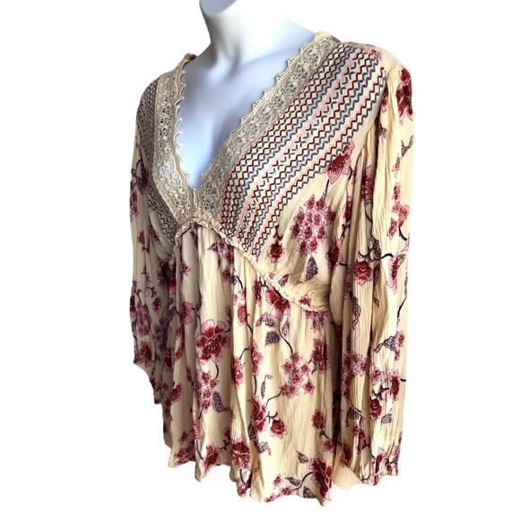 Angie Peach and Pink Floral Boho Top with Lace Collar and Empire Waist size 2X - Picture 7 of 10